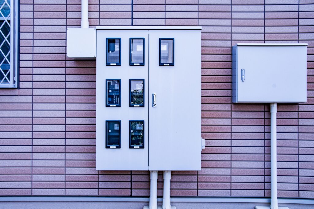 分電盤交換はどこに頼む？費用相場や選び方のポイントを解説