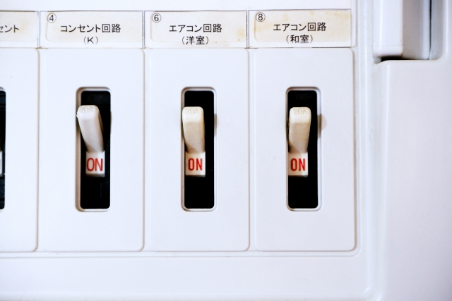 エアコンのブレーカーが落ちるおもな原因
