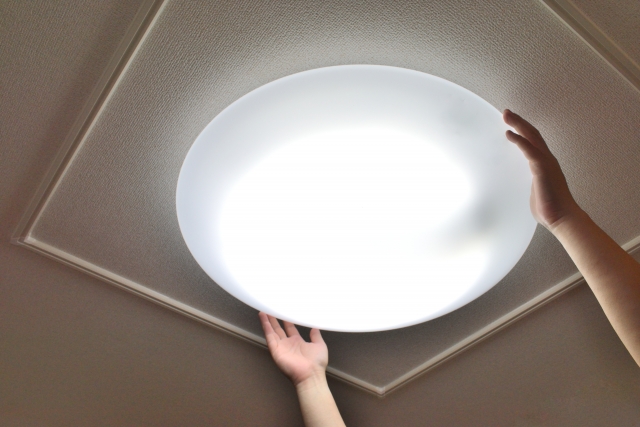 蛍光灯からLEDへの交換方法と注意点