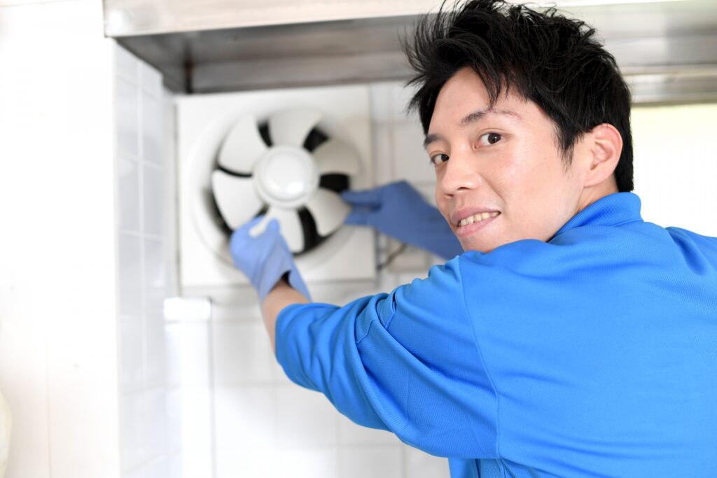 換気扇交換はどこに頼む？依頼先や選び方、費用を抑えるポイントは？